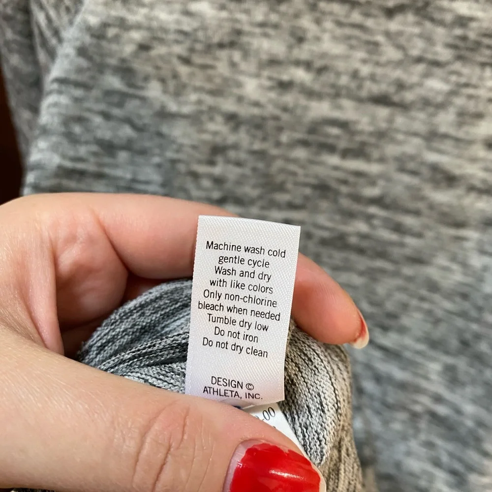 ATHLETA No Sweatin' It Sharkbite Top in Gray Heather (Size:XS)